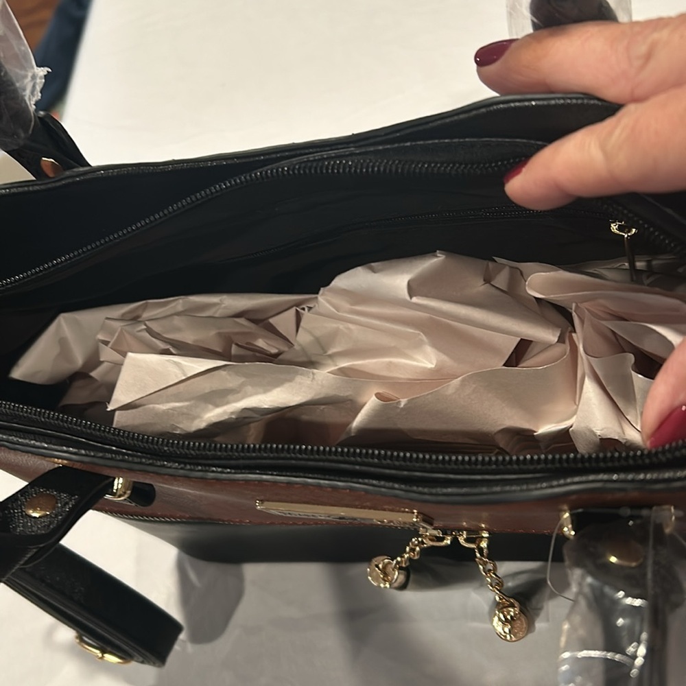 Beverly Hills Polo Club Shoulder bag Brown Black Faux Zip Front with Tassels New - Picture 4 of 8